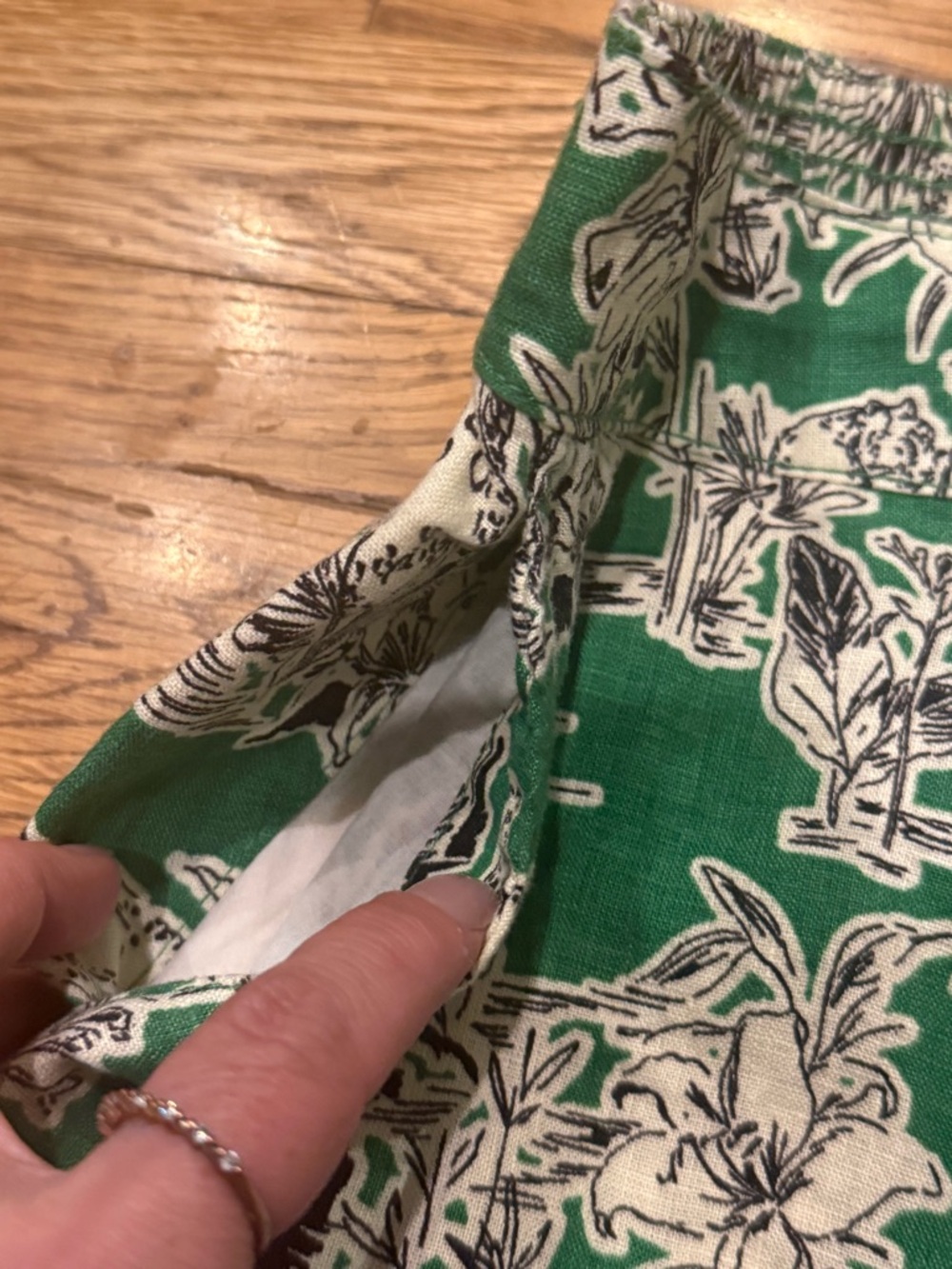 C&C California. Wide Leg Linen Jungle Print Pants. Size Medium. - Picture 6 of 9